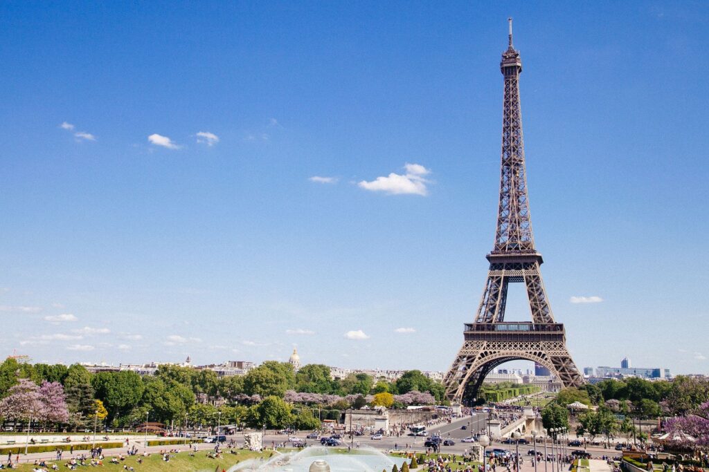 eiffel-tower-768501_1920-1024x683